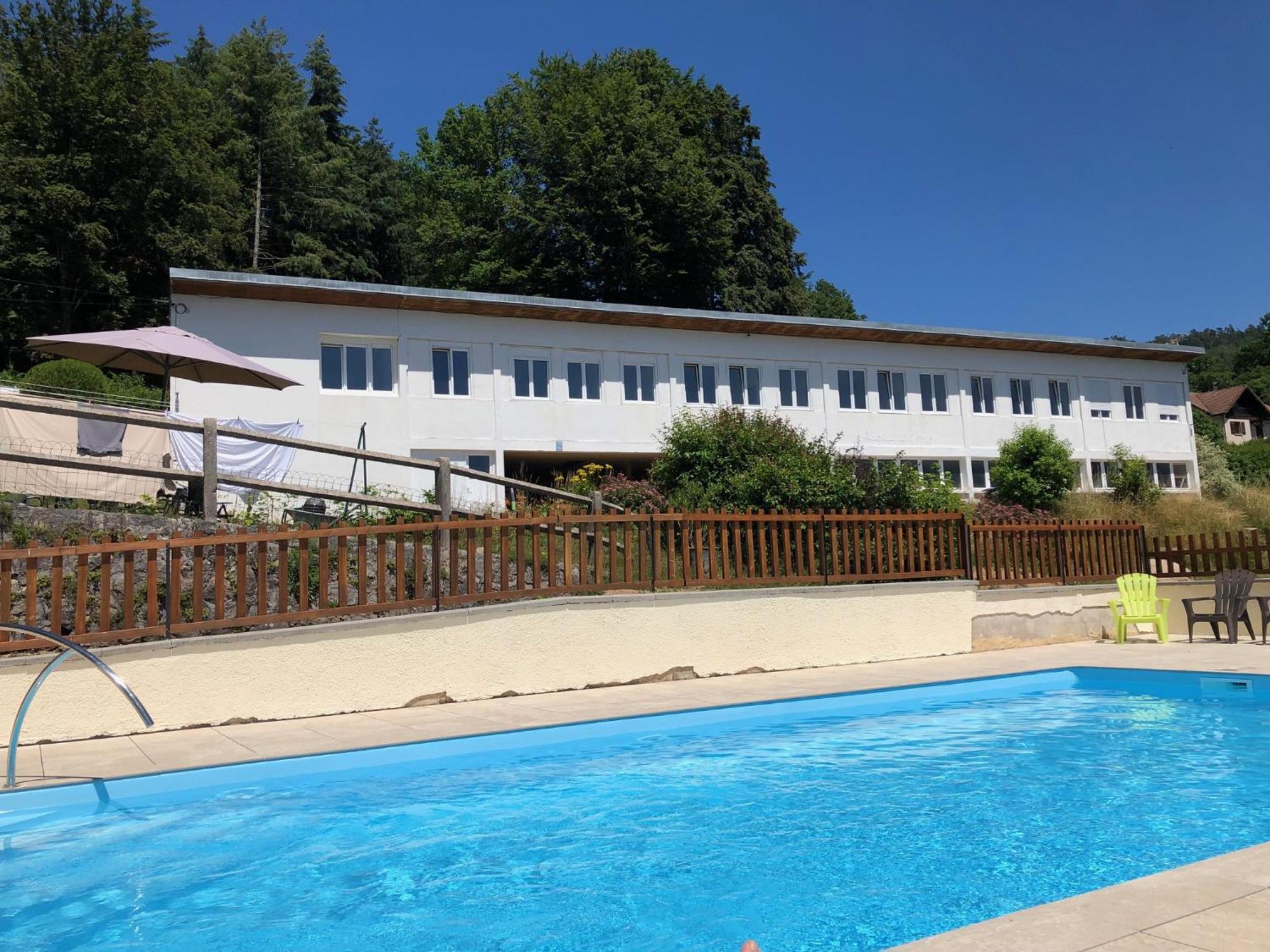 Granges-sur-Vologne Camping Du Chateau מראה חיצוני תמונה