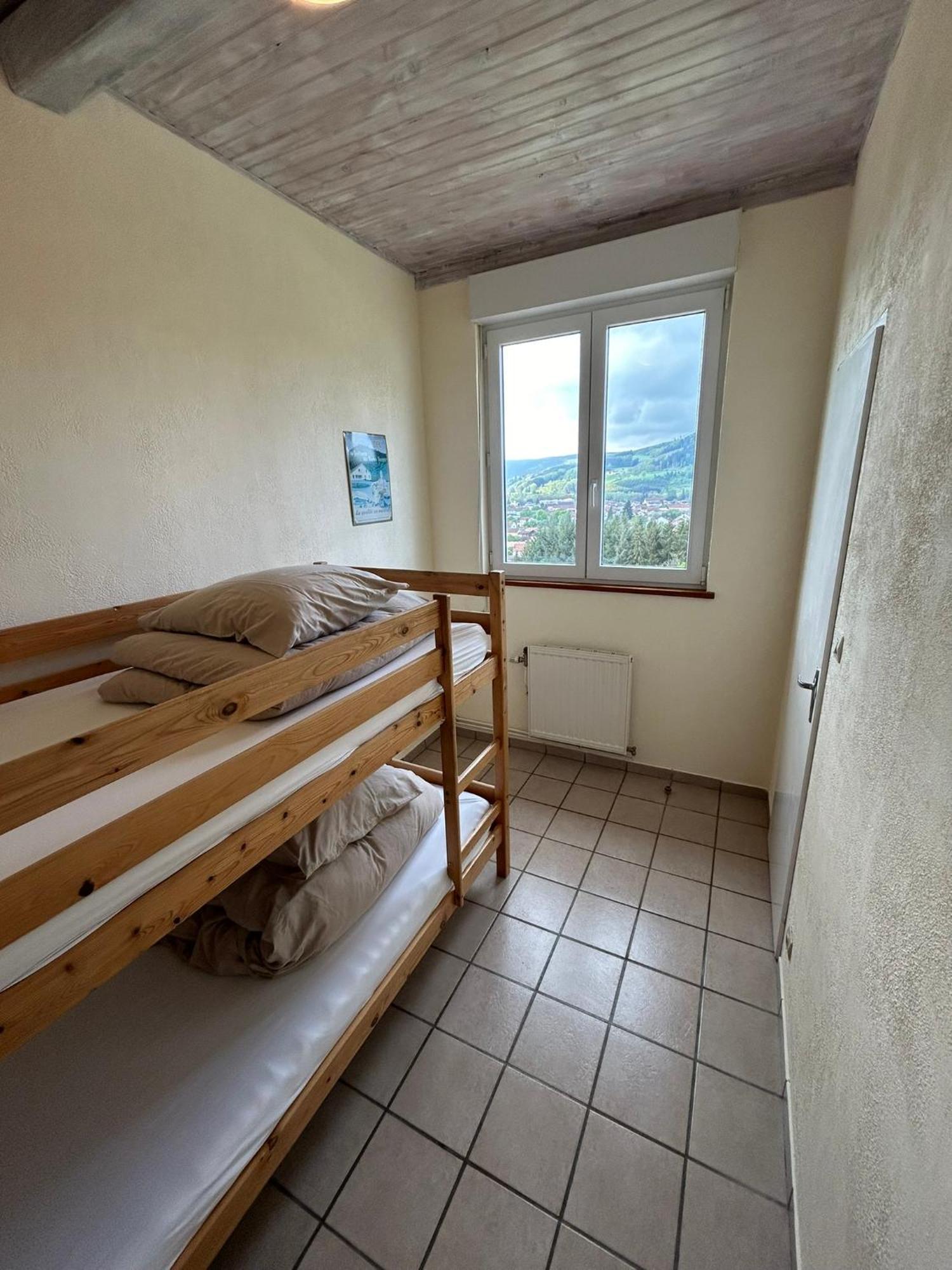 Granges-sur-Vologne Camping Du Chateau מראה חיצוני תמונה